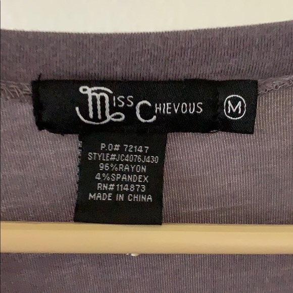 Super cute basic t - Picture 2 of 5